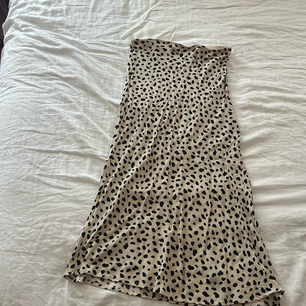 Moon River banded midi skirt size M